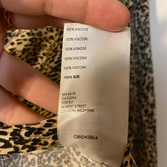 Urban Outfitters|| Crop Twisted Long Sleeve Leopard Print Top Size Small - Picture 6 of 9